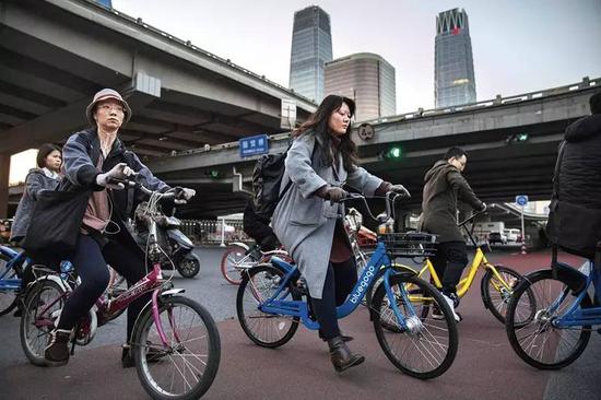  共享單車為北京的上班族解決了“最后一公里”出行問題